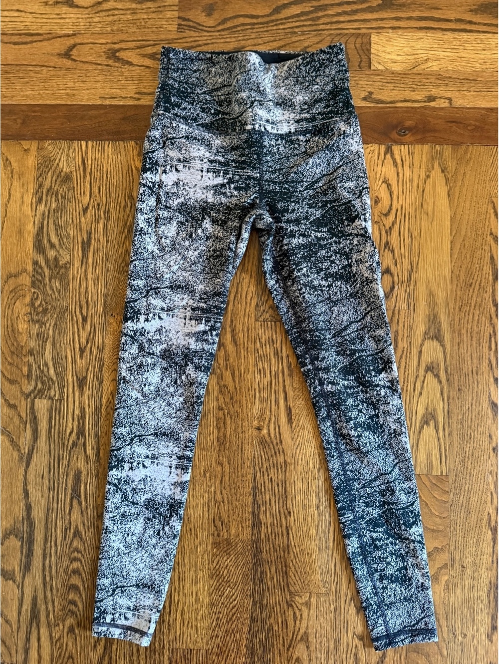 Athleta Elation Glades 7/8 Tight Leggings XS Black White Textured Abstract